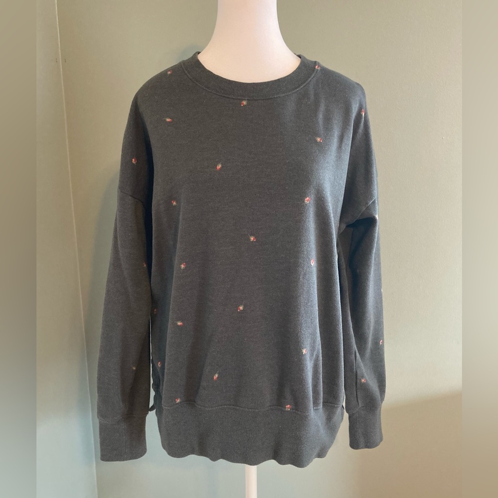 Arizona Jeans dainty floral sweatshirt